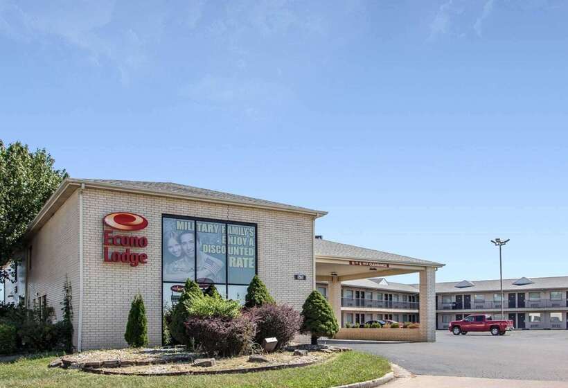 فندق Econo Lodge Saint Robert