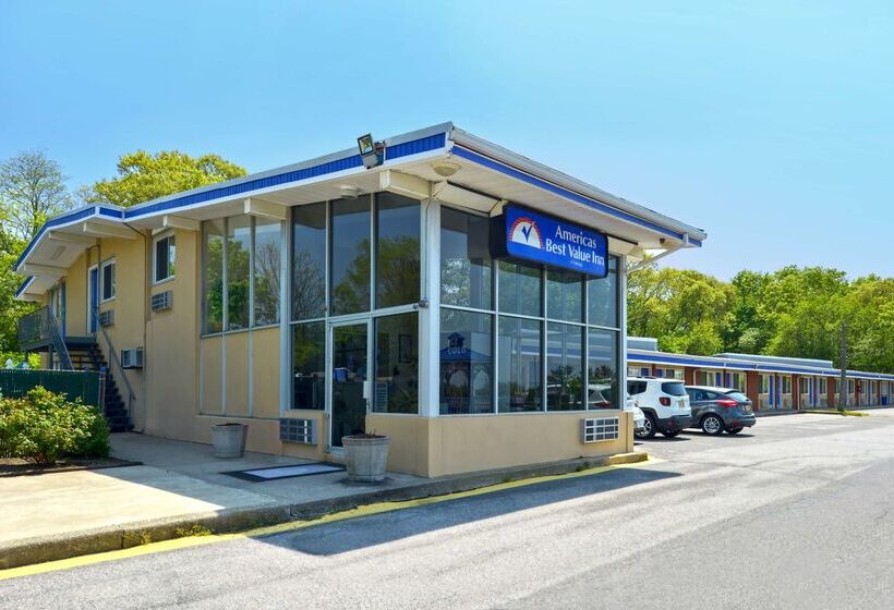 בית מלון כפרי Americas Best Value Inn Smithtown/Long Island