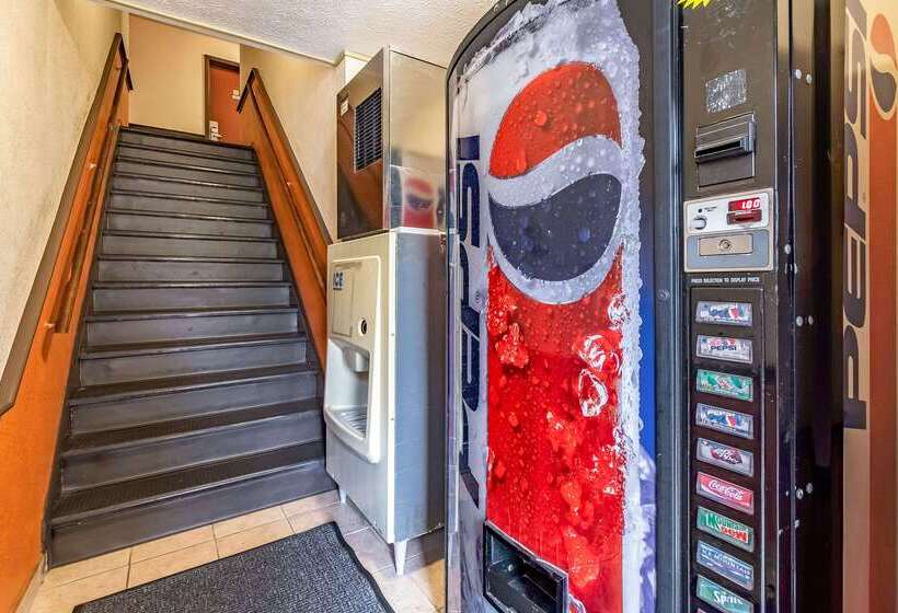 호텔 Econo Lodge Worthington