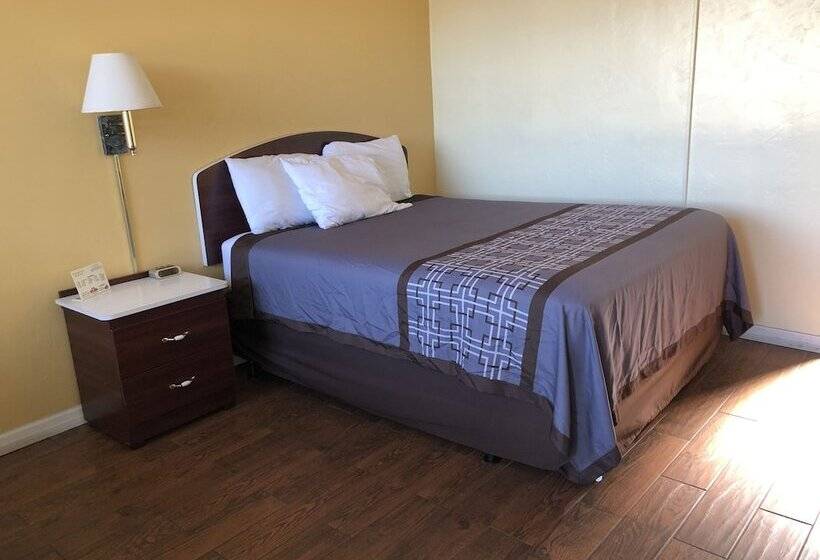 فندق Economy Inn Okeechobee