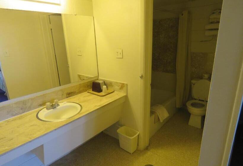 فندق Economy Inn