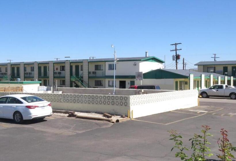 فندق Economy Inn