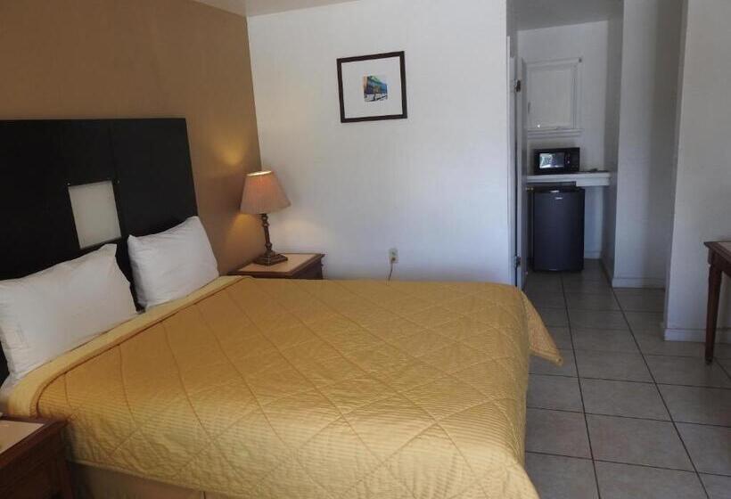 فندق Economy Inn