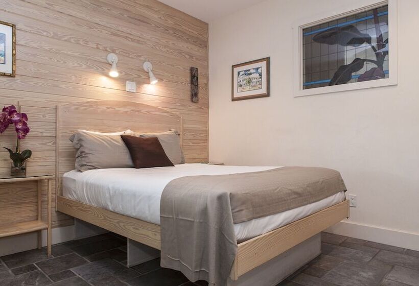 Отель Eden House