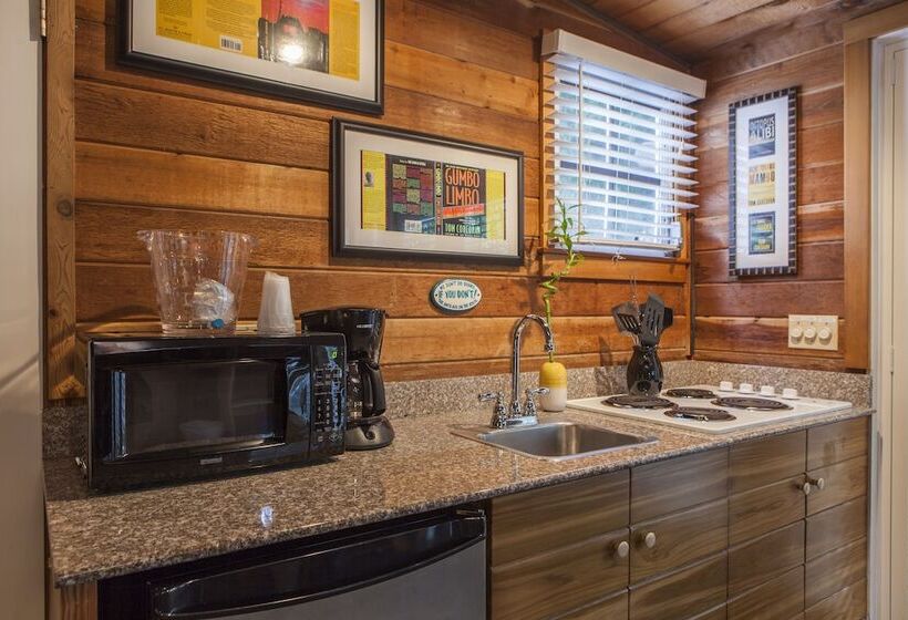 Отель Eden House