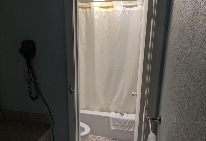 فندق Executive Inn