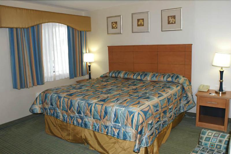 فندق Express Inn