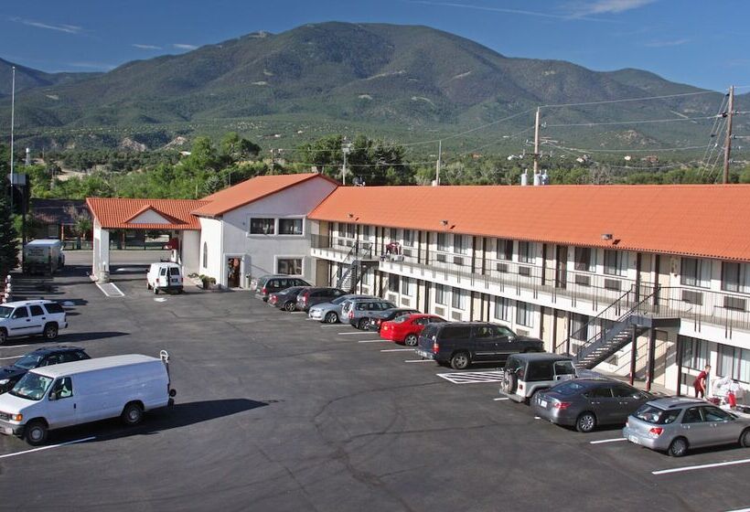 호텔 Gateway Inn And Suites