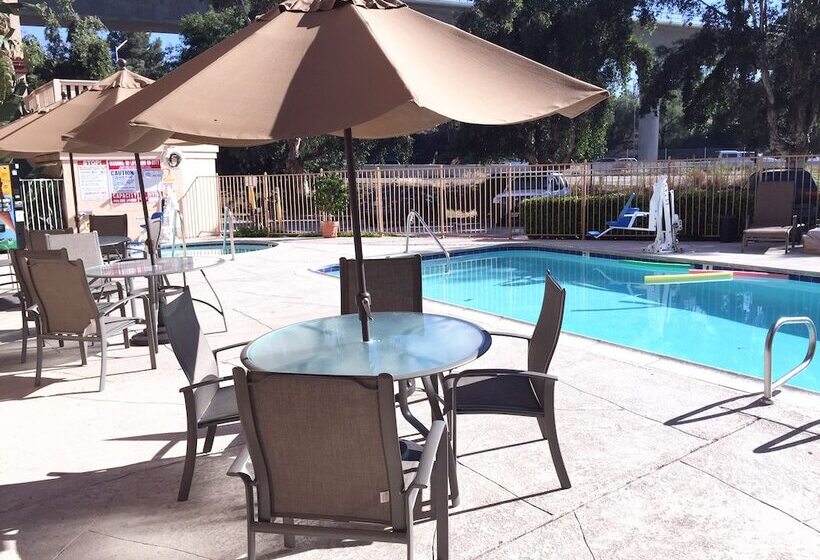 فندق Heritage Inn La Mesa