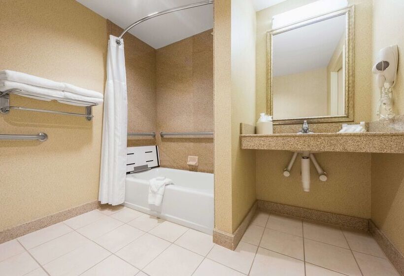 בית מלון כפרי Hilton Garden Inn Meridian