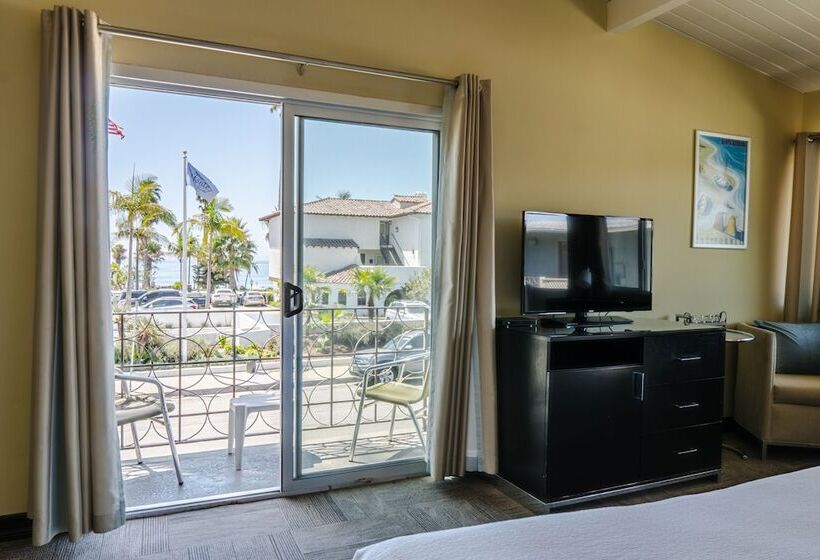 فندق Inn At East Beach