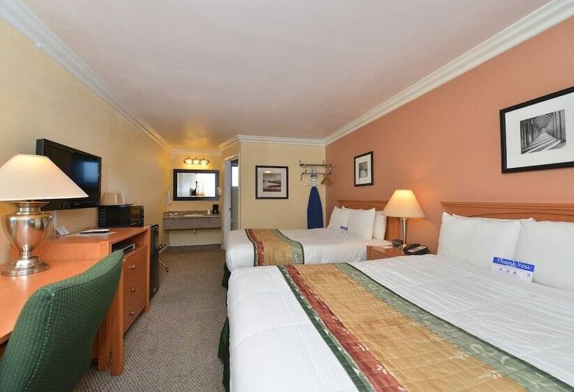 ホテル Inn By The Sfo