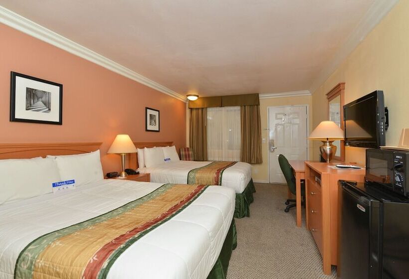 ホテル Inn By The Sfo