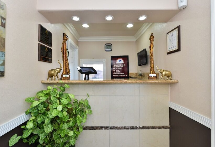 ホテル Inn By The Sfo