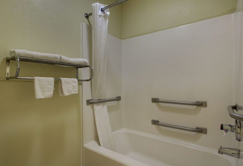 Отель Key West Inn  Montgomery