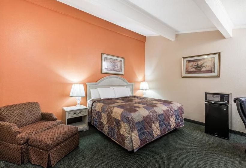 Отель Knights Inn Lake Charles