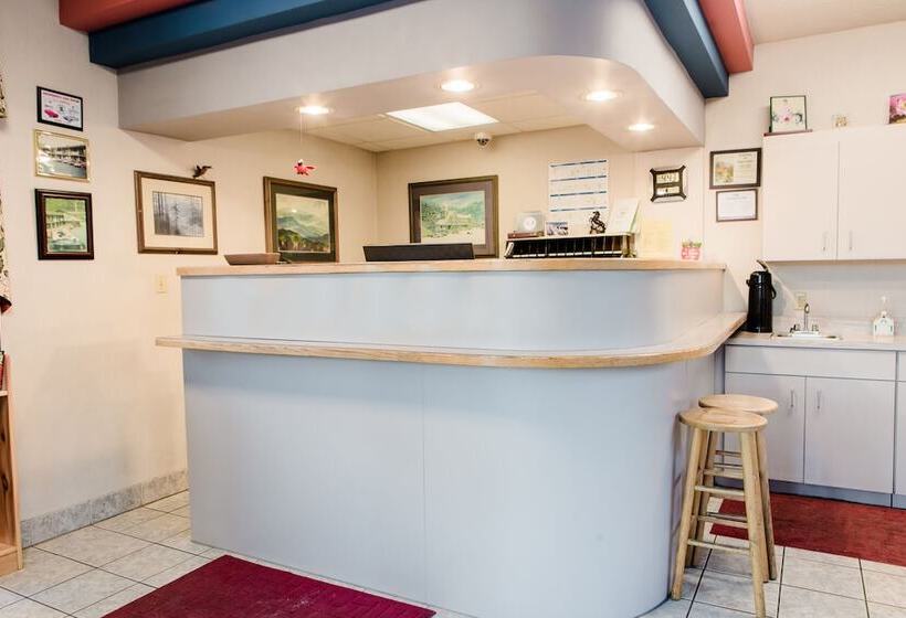 فندق Mountain House Inn