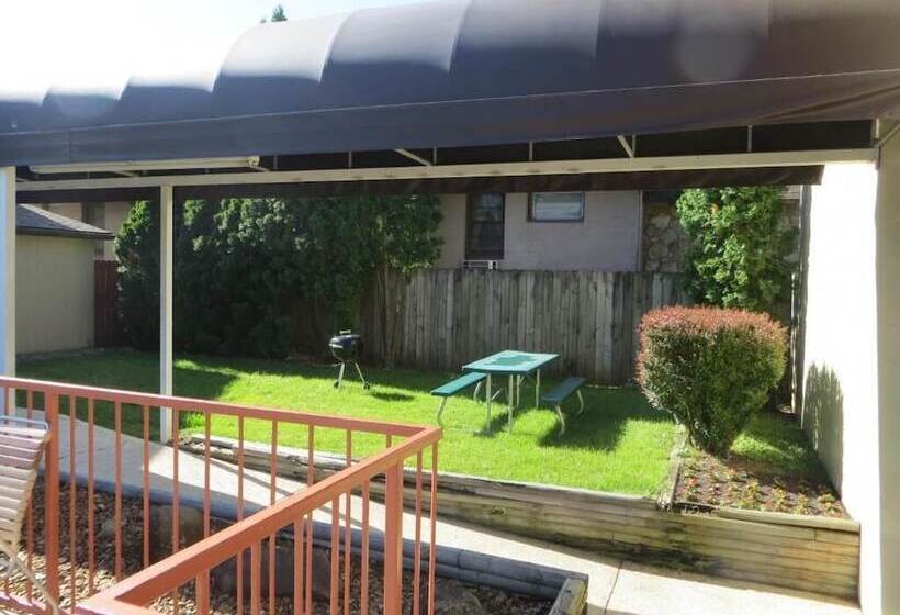 فندق Mountain House Inn