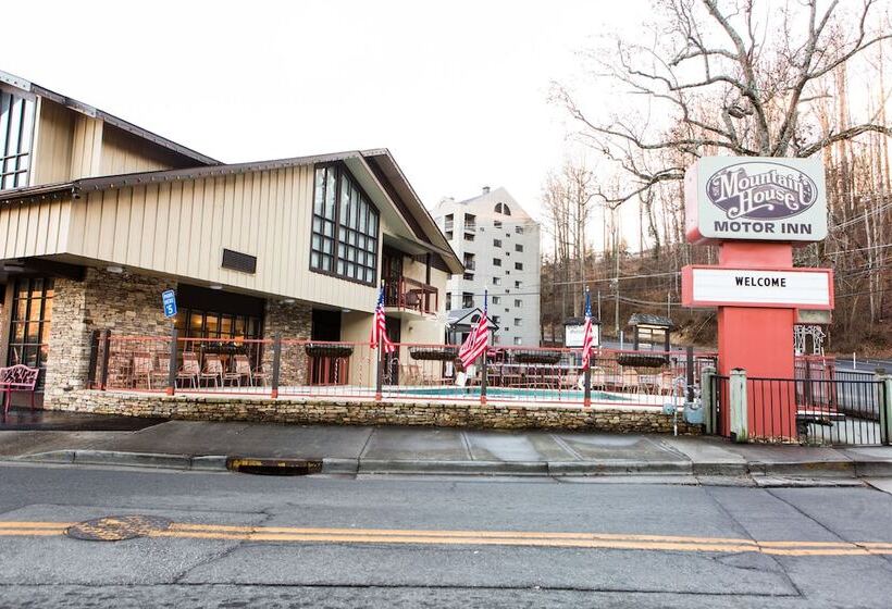 فندق Mountain House Inn