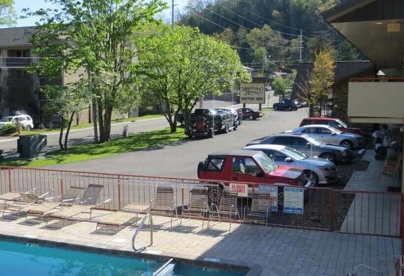 فندق Mountain House Inn