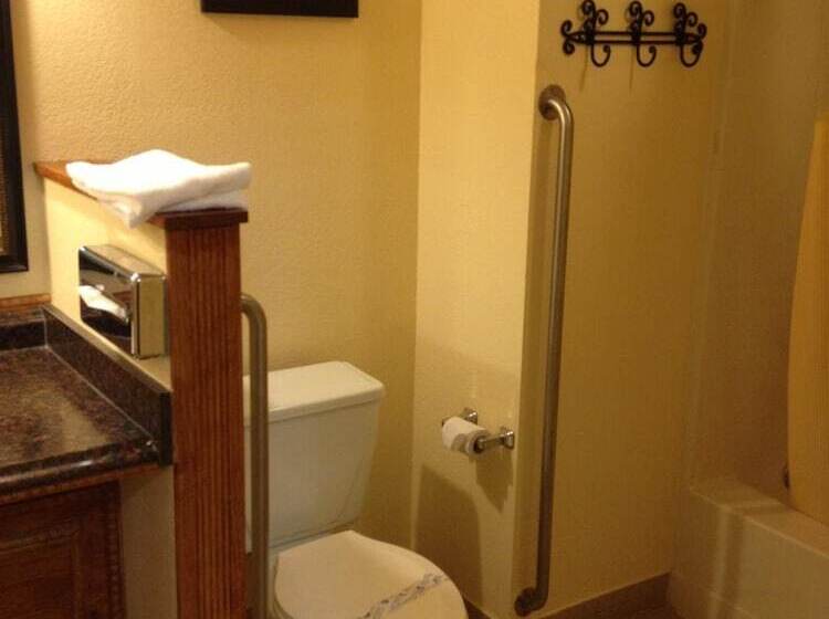 فندق Park Avenue Inn & Suites