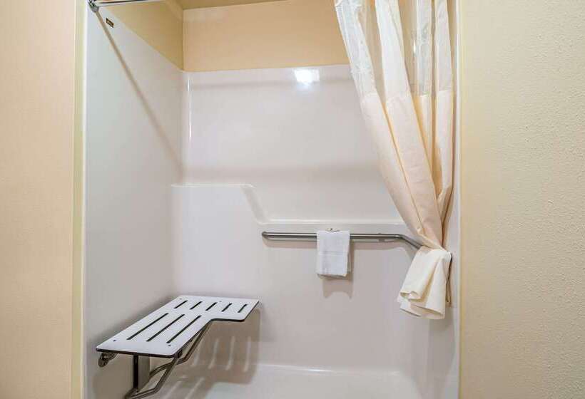 فندق Quality Inn