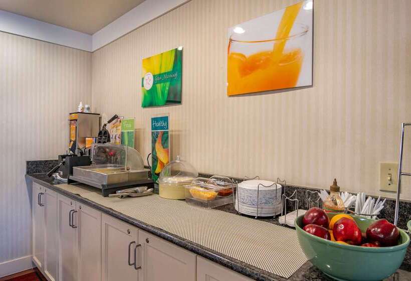 فندق Quality Inn