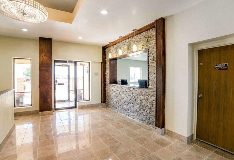 فندق Quality Inn