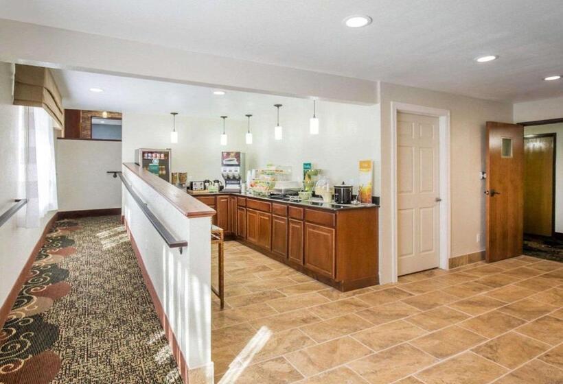 فندق Quality Inn