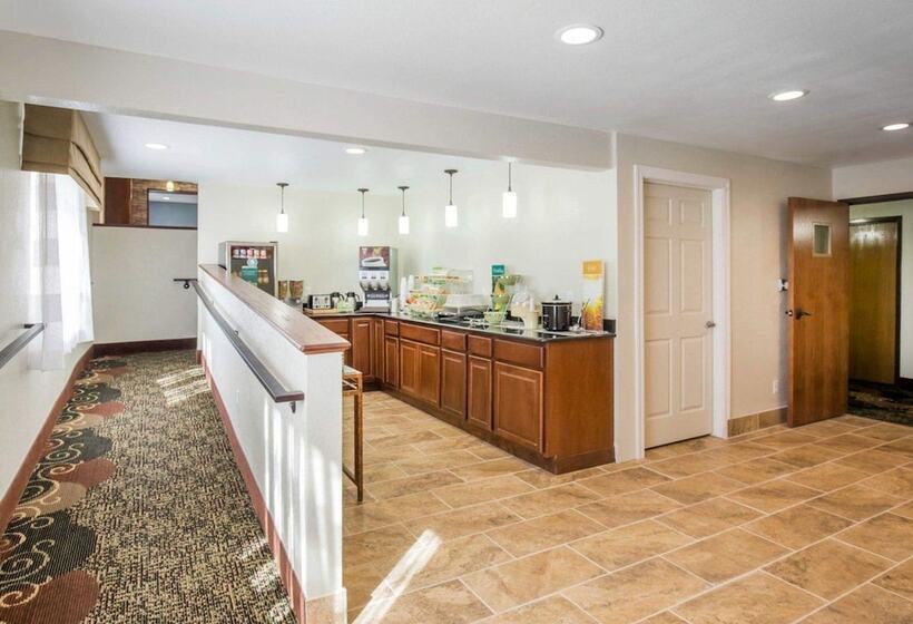 فندق Quality Inn