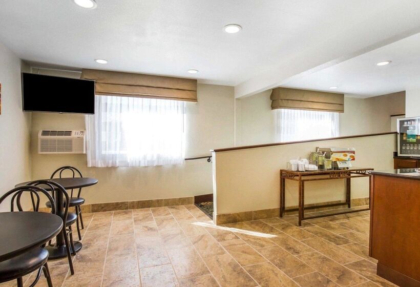 فندق Quality Inn