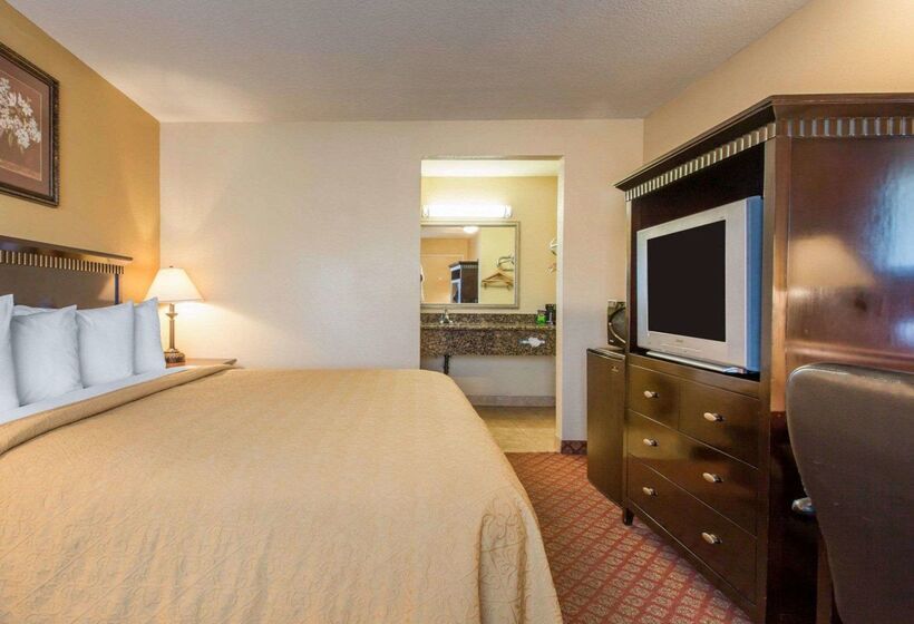 בית מלון כפרי Quality Inn