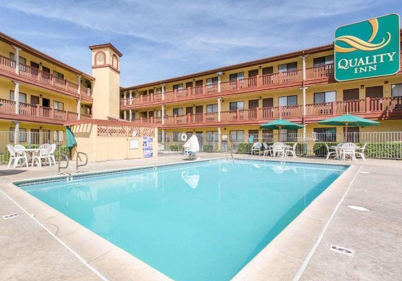 فندق Quality Inn