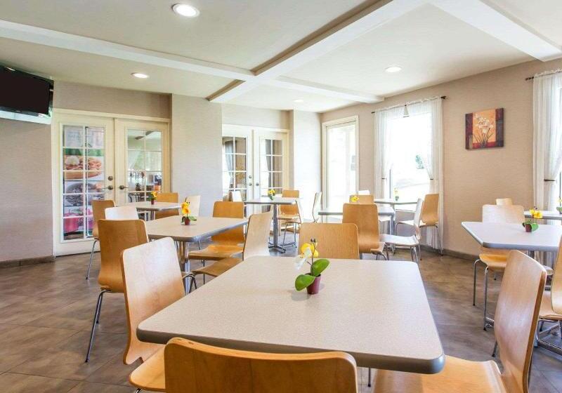 בית מלון כפרי Quality Inn