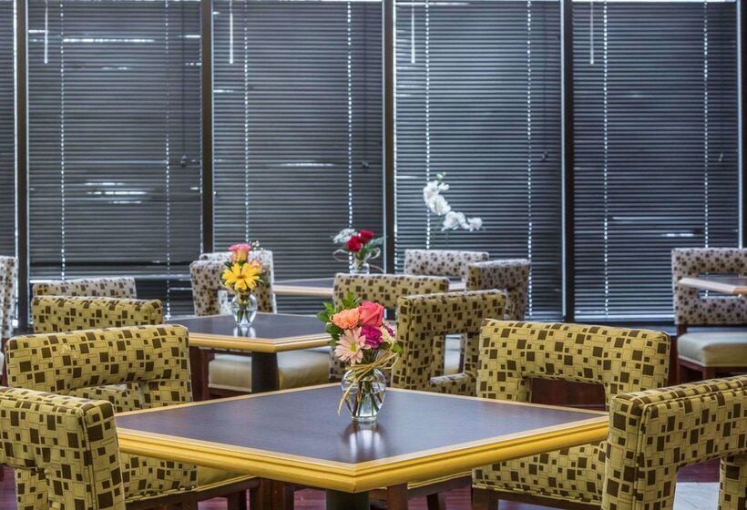 هتل Quality Inn Schaumburg  Chicago Near The Mall