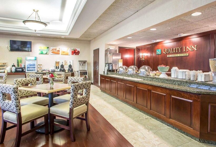 בית מלון כפרי Quality Inn Schaumburg  Chicago Near The Mall