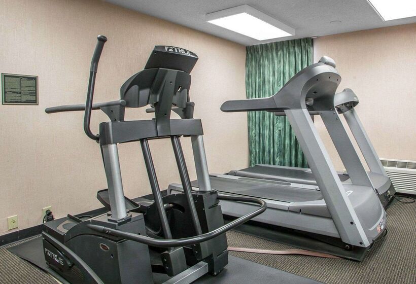 בית מלון כפרי Quality Inn Schaumburg  Chicago Near The Mall