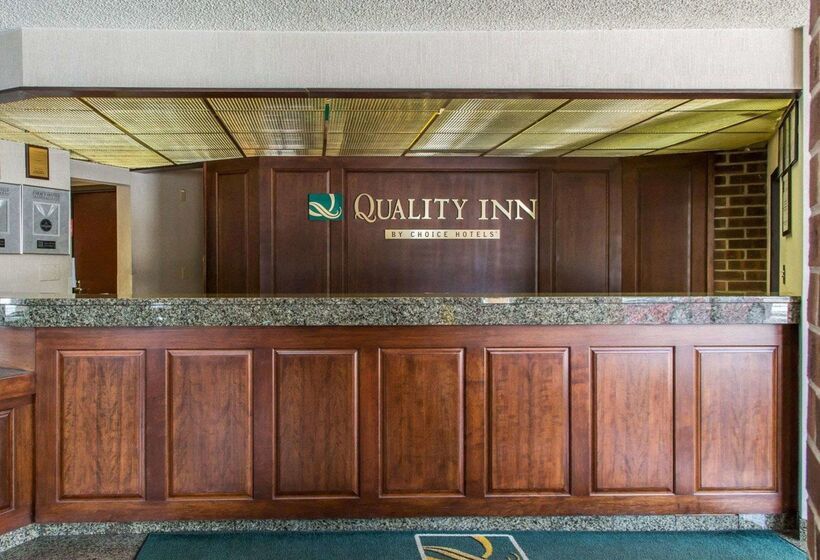 בית מלון כפרי Quality Inn Schaumburg  Chicago Near The Mall