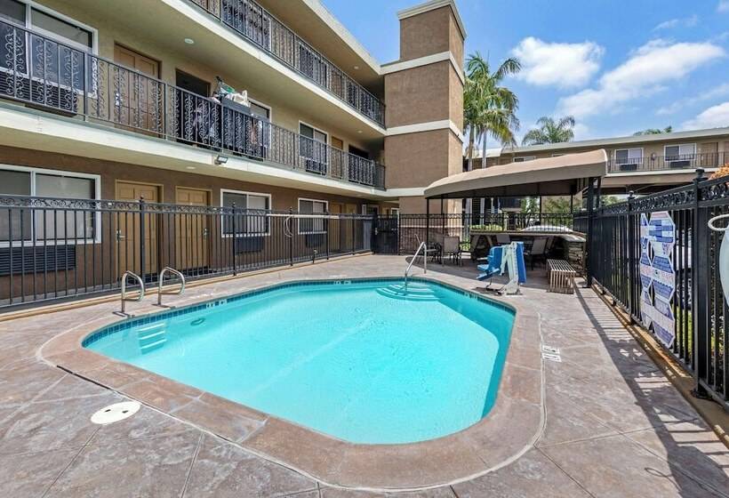 فندق Quality Inn & Suites Anaheim Maingate