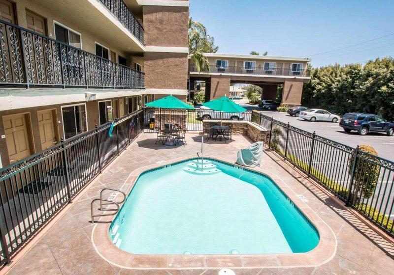 فندق Quality Inn & Suites Anaheim Maingate
