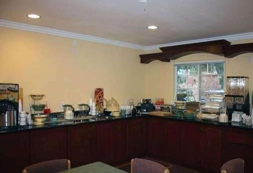 호텔 Quality Inn & Suites Santa Cruz Mountains