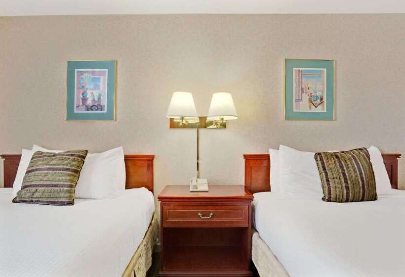 فندق Ramada By Wyndham Draper