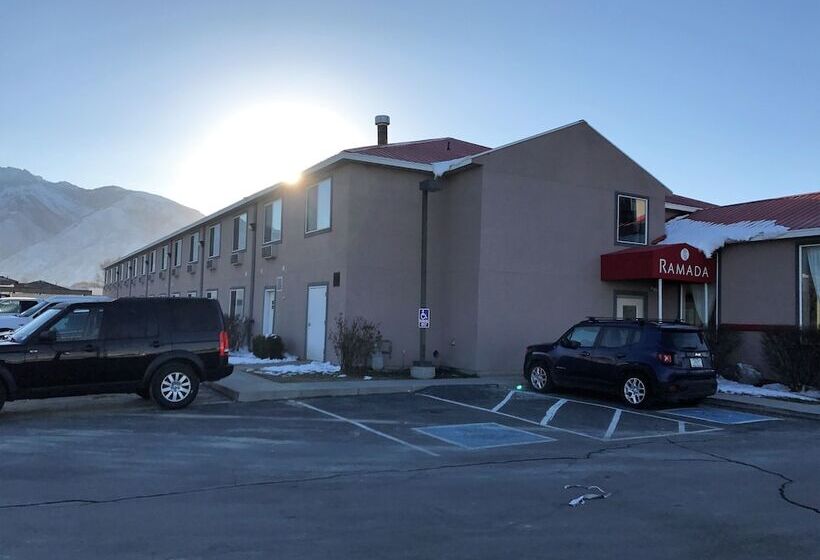 فندق Ramada By Wyndham Draper