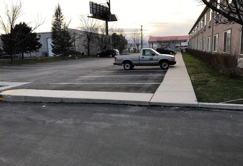 فندق Ramada By Wyndham Draper