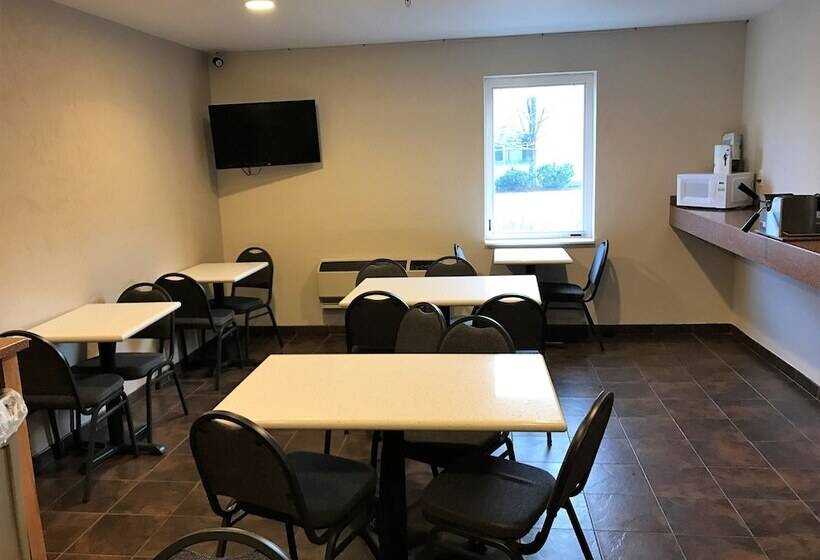 فندق Ramada By Wyndham Draper