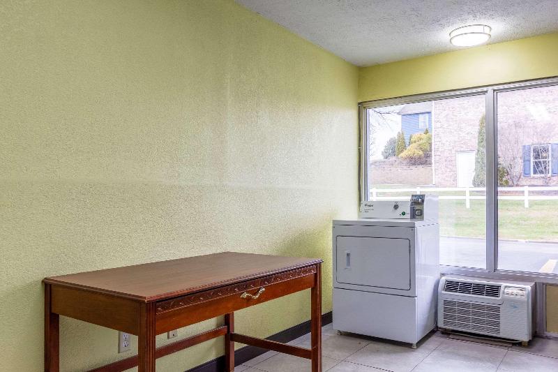 Отель Red Roof Inn Walton  Richwood