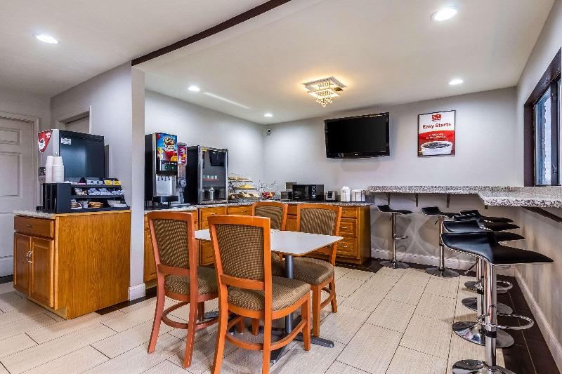 בית מלון כפרי Red Roof Inn Walton  Richwood