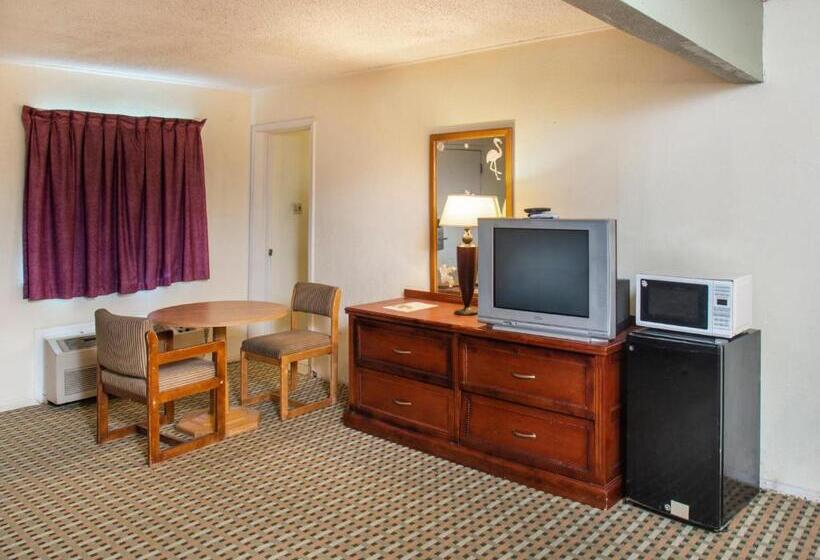 호텔 Rest Inn   Extended Stay, I 40 Airport, Wedding & Event Center