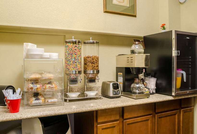 Отель Rodeway Inn Mitchell