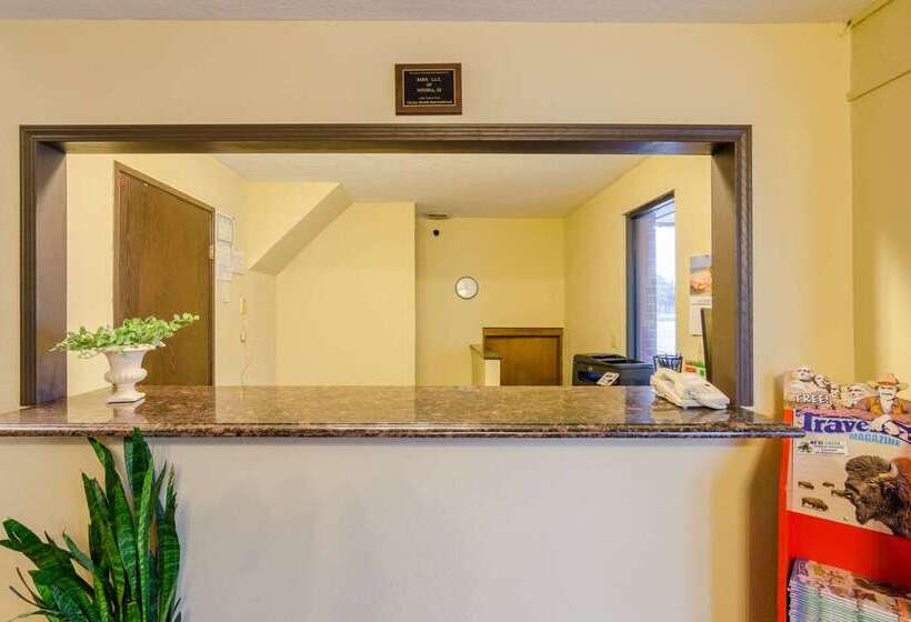 Отель Rodeway Inn Mitchell